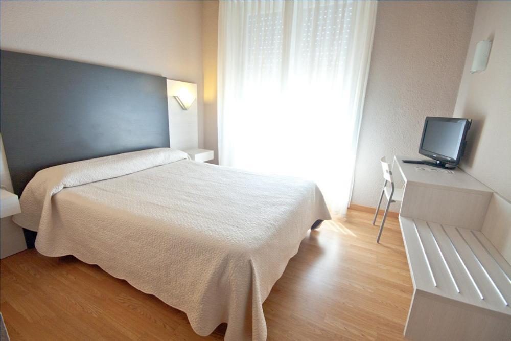 Hotel Fornos Calatayud Szoba fotó