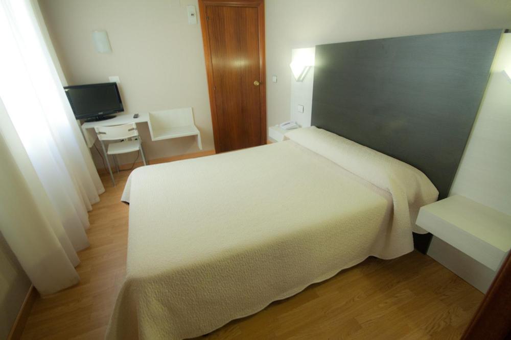 Hotel Fornos Calatayud Szoba fotó